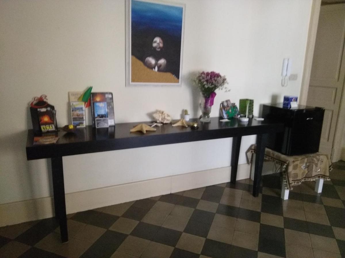 Ivana B&B Catania Bagian luar foto